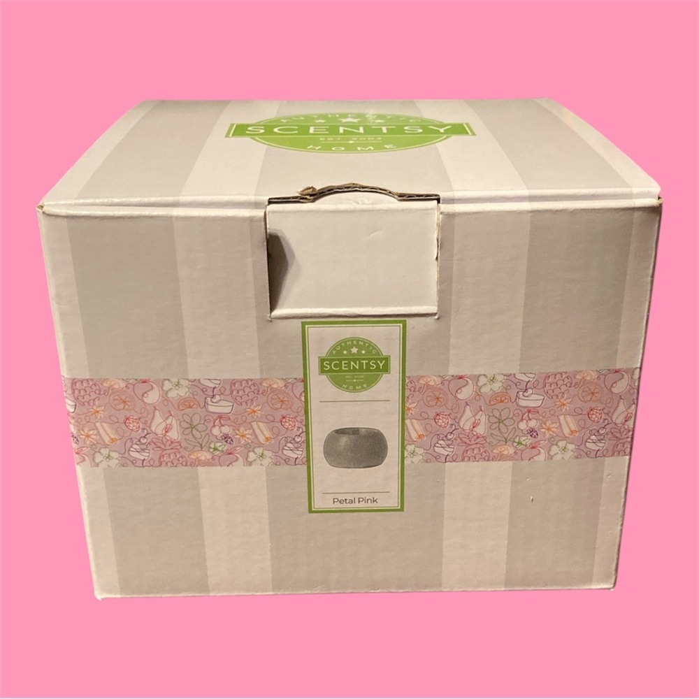 SCENTSY Petal Pink Warmer Brand New WHIFF BOX